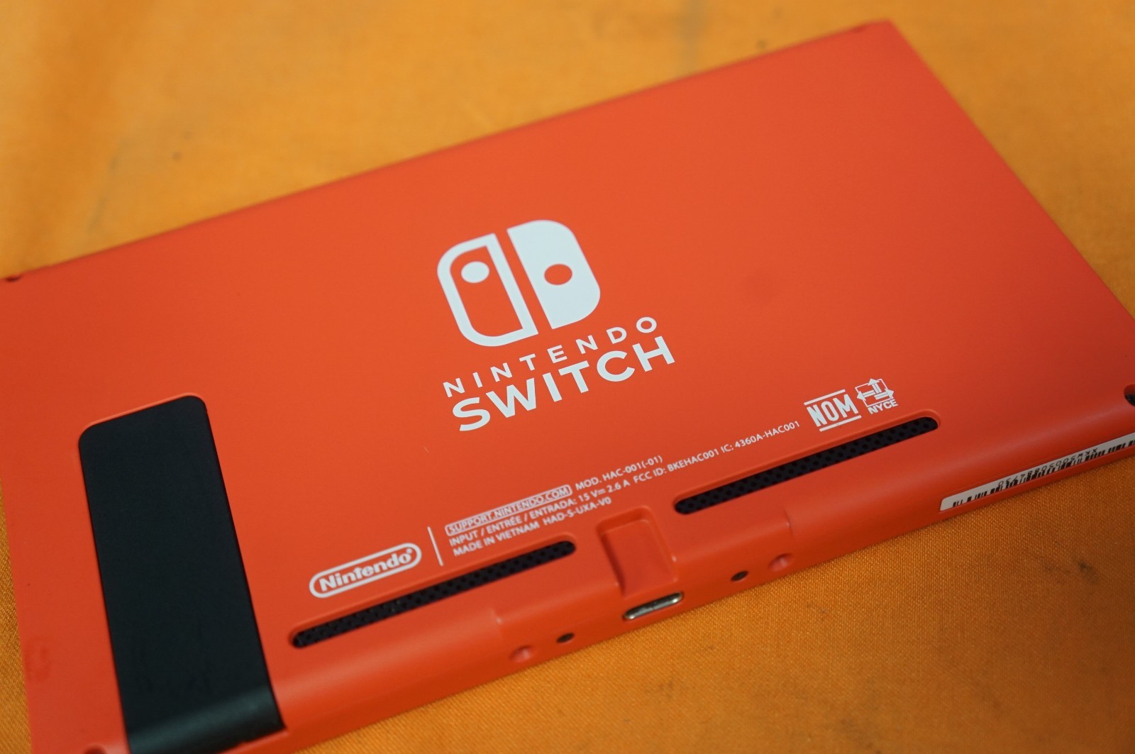 Nintendo Switch HAC-001(-01) Mario Red Console Limited Edition Tablet Only 32GB