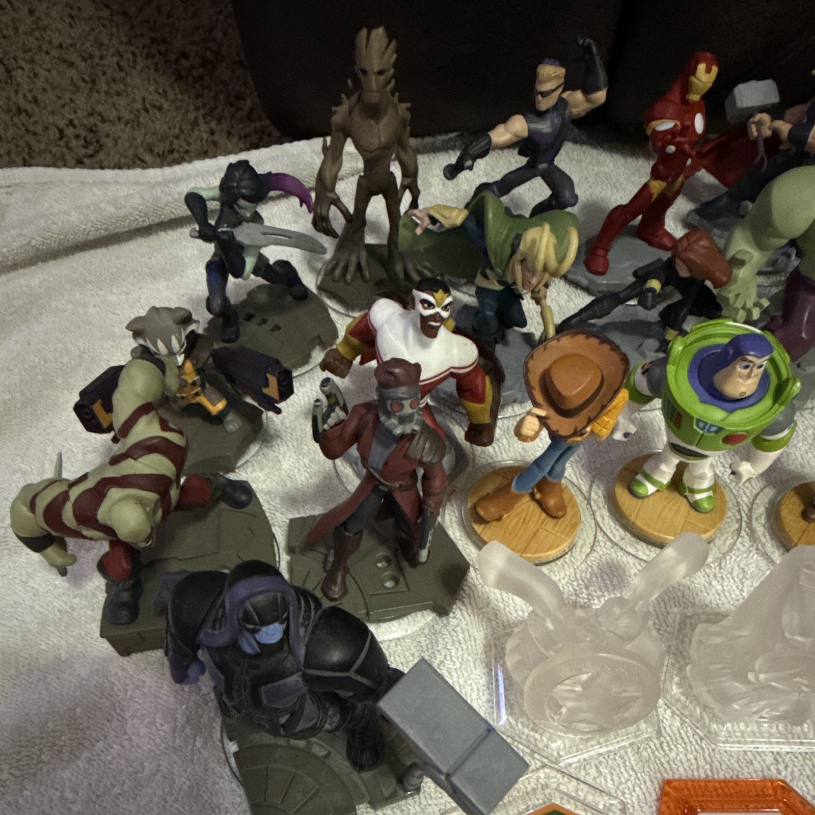 Disney Infinity 2.0 Xbox 360 Lot: Figures, Power Discs, 2 Base Portals + Game