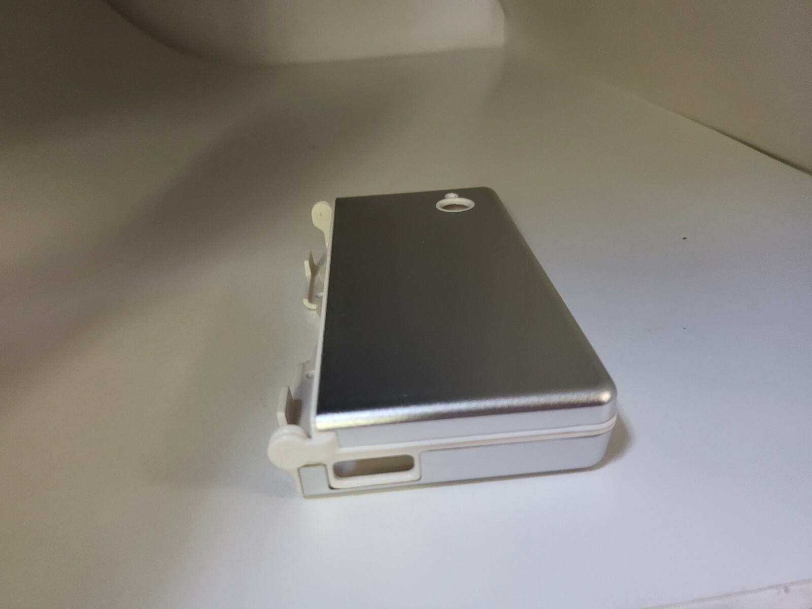 NEW Sealed Silver Aluminum Shell W/2 Stylus Pens for Nintendo DSi Hyperkin #42J