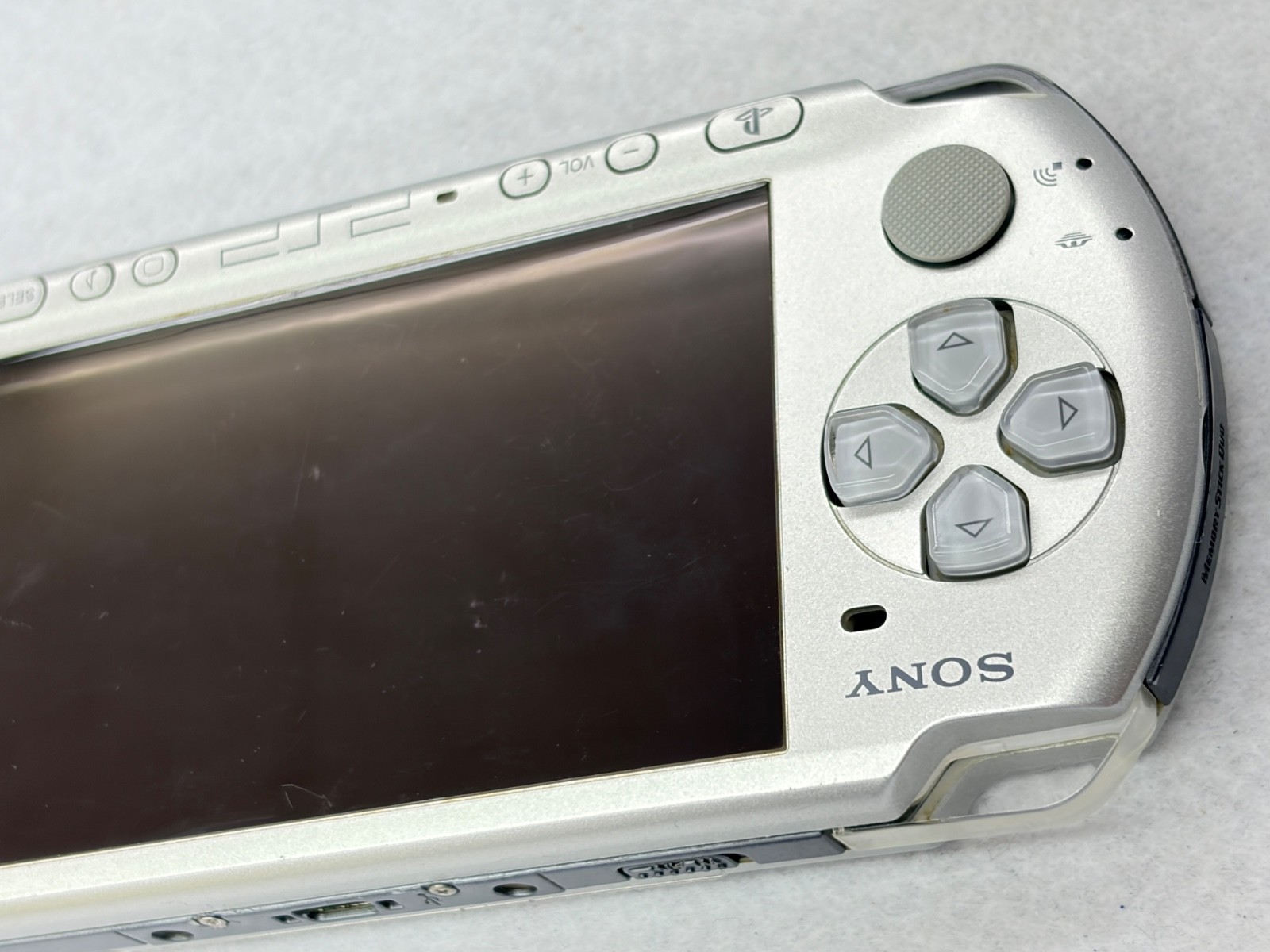 TESTED SONY PSP 3000 Mythic SILVER Console + Charger + battery + 3 game 4GB