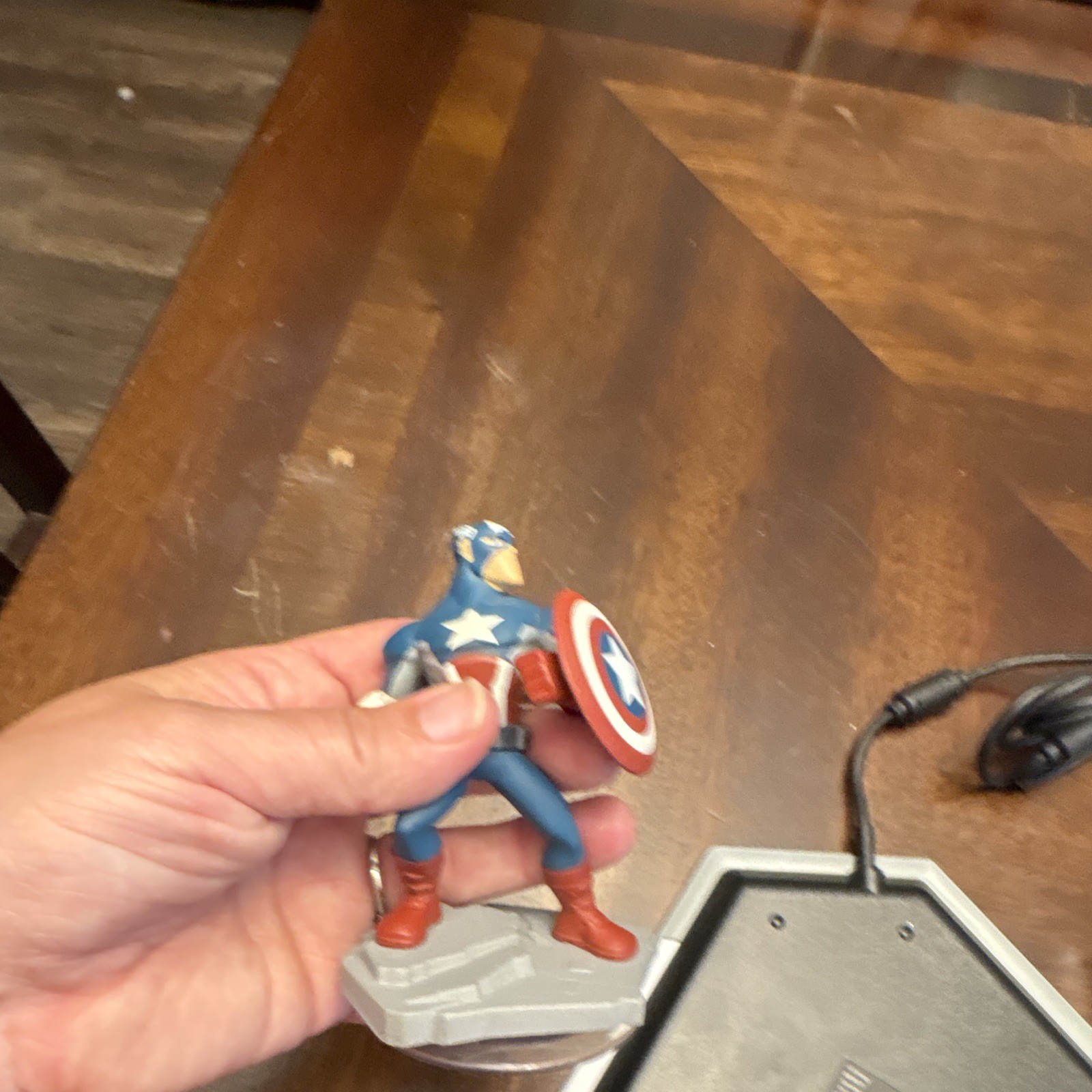 Disney Infinity Base USB Portal w/ Hulk & Captain America Figures (2013)