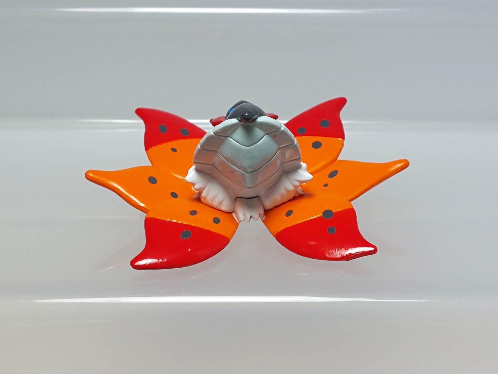 Volcarona Pokemon Monster Collection Figure Takara Tomy 2011 Japan E08 1.8in