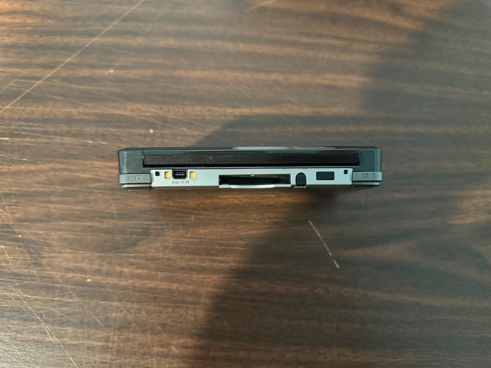Nintendo 3DS Excellent Condition with Stylus, Memory card and Charger – Black