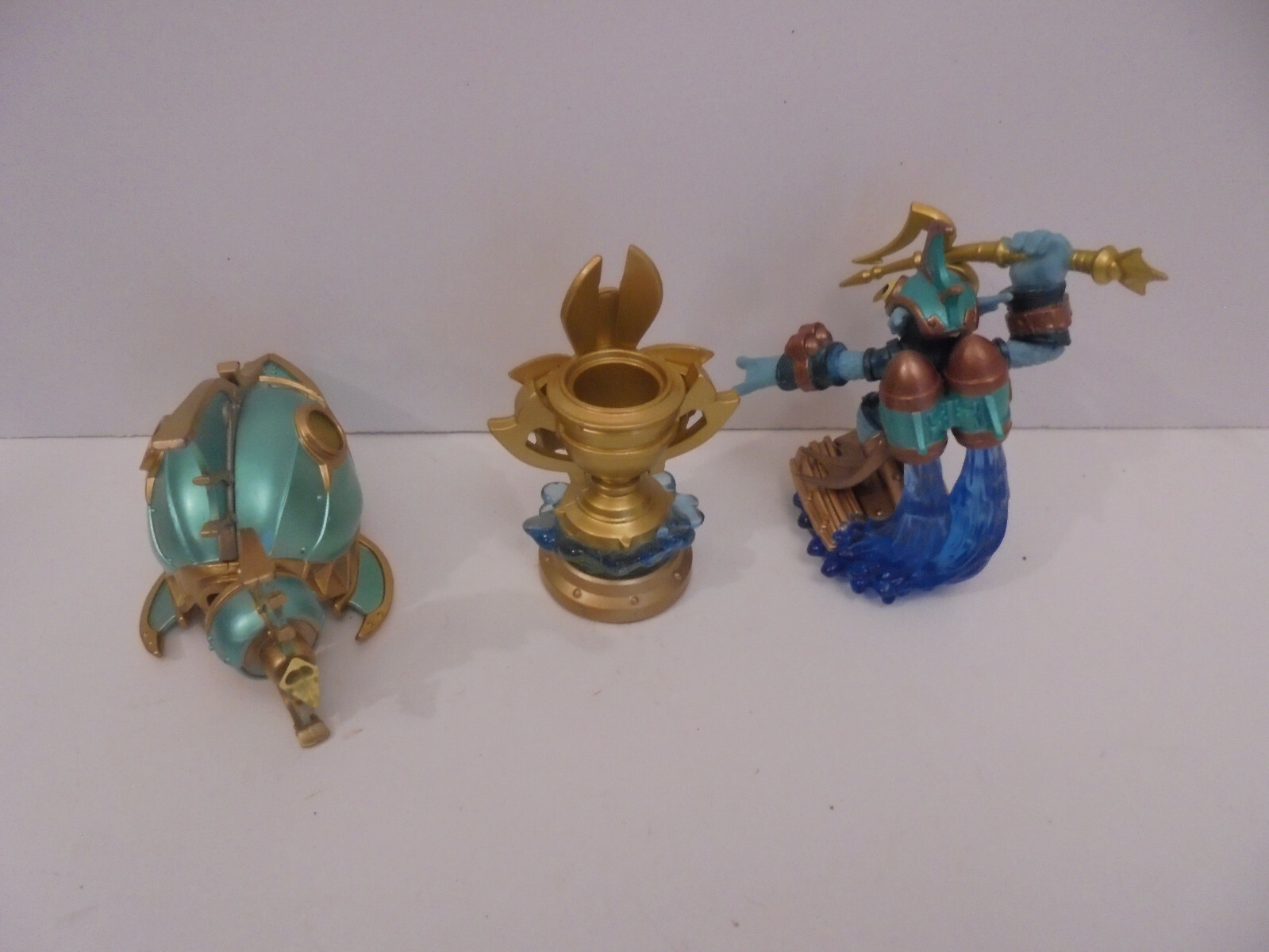 Skylanders Reef Ripper Sea Trophy SuperChargers: Deep Dive Gill Grunt Figures