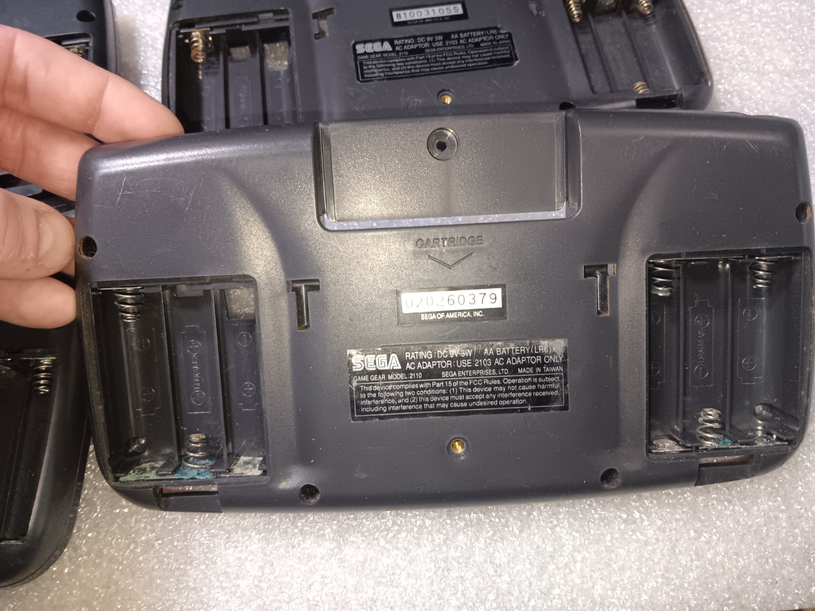 SEGA Game Gear 2110 EXACT EMPTY BACK BATTERY CORROSION X6 ONLY-INTACT-SEE ALL