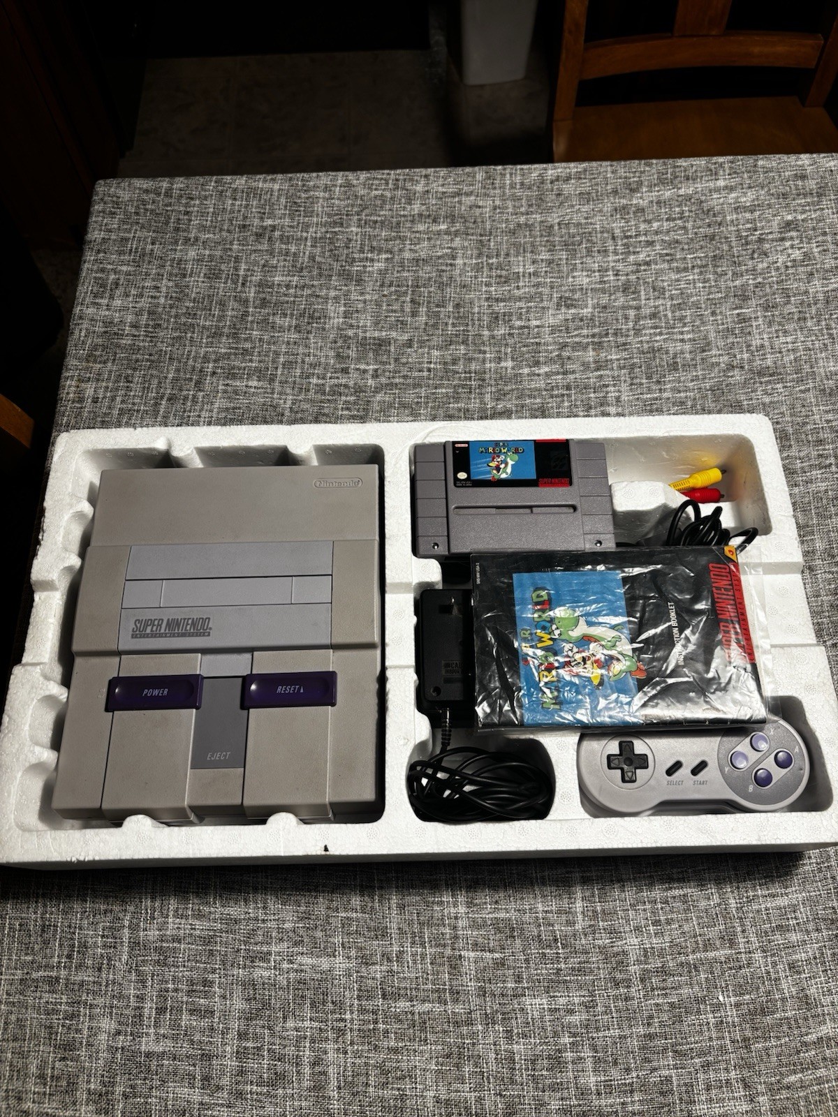 Nintendo Super NES Super Set Console with Super Mario World Complete In Box