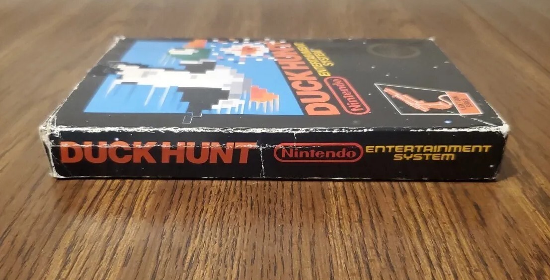 Nintendo NES Duck Hunt With Box + Zapper