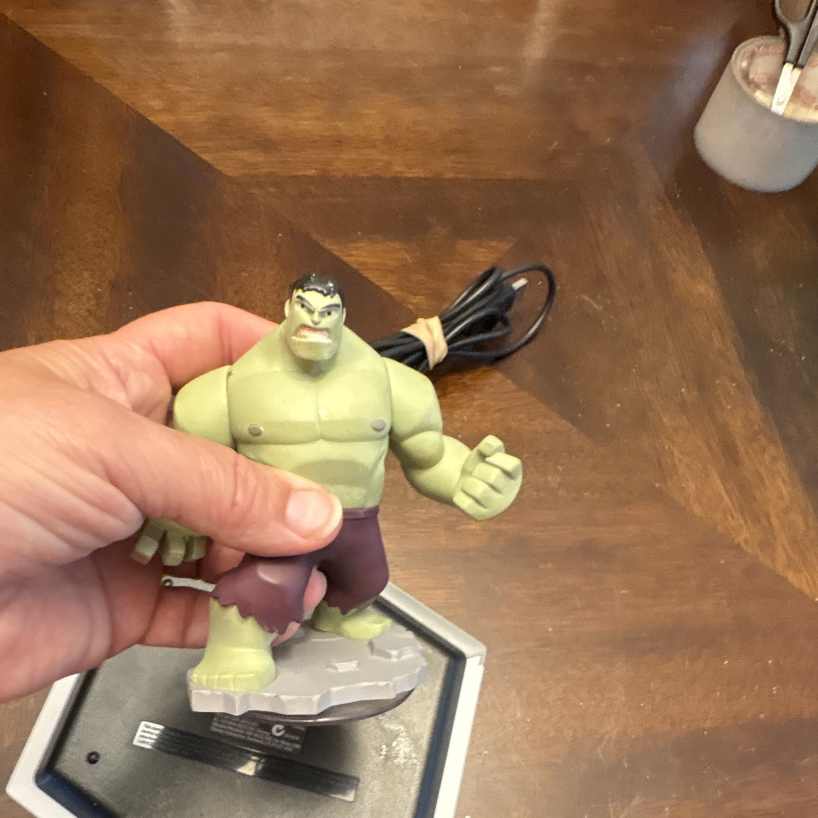 Disney Infinity Base USB Portal w/ Hulk & Captain America Figures (2013)