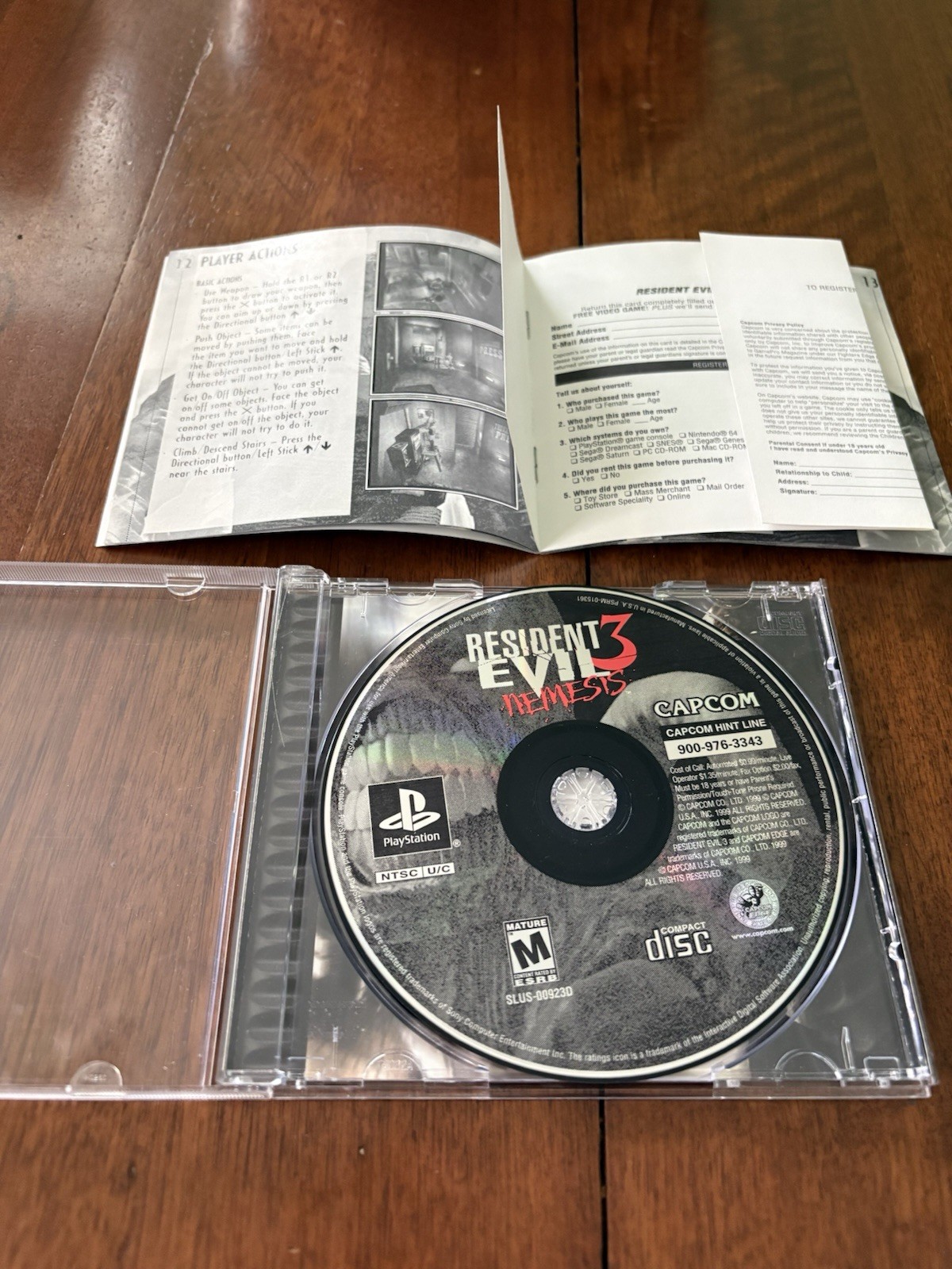 Resident Evil 3: Nemesis (PlayStation 1, 1999)
