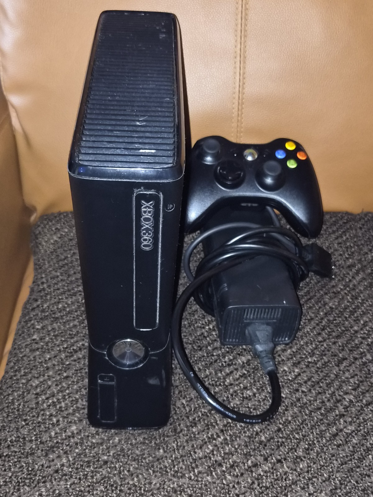 Microsoft Xbox 360 S Black Console Wi-Fi Capability w/ Controller & Power Supply