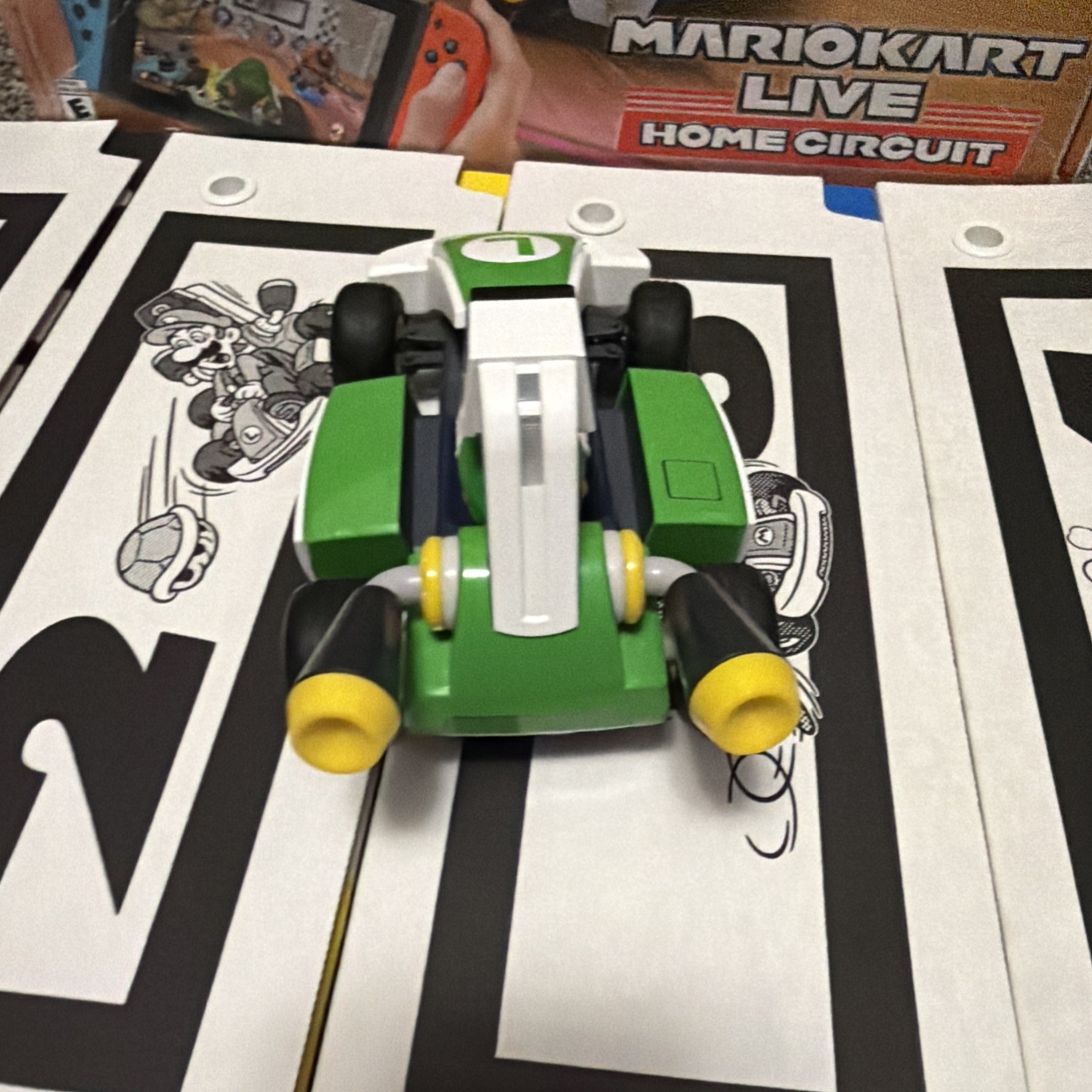 Mario Kart Live: Home Circuit -Luigi Set – Nintendo Switch everything included