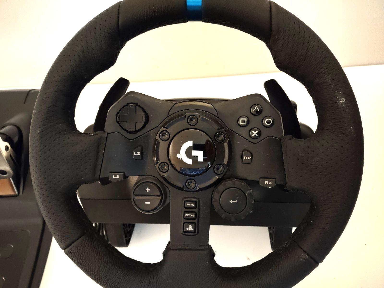 Logitech G923 TrueForce Racing Wheel and Pedals for PS5 PS4 and PC 841-000059