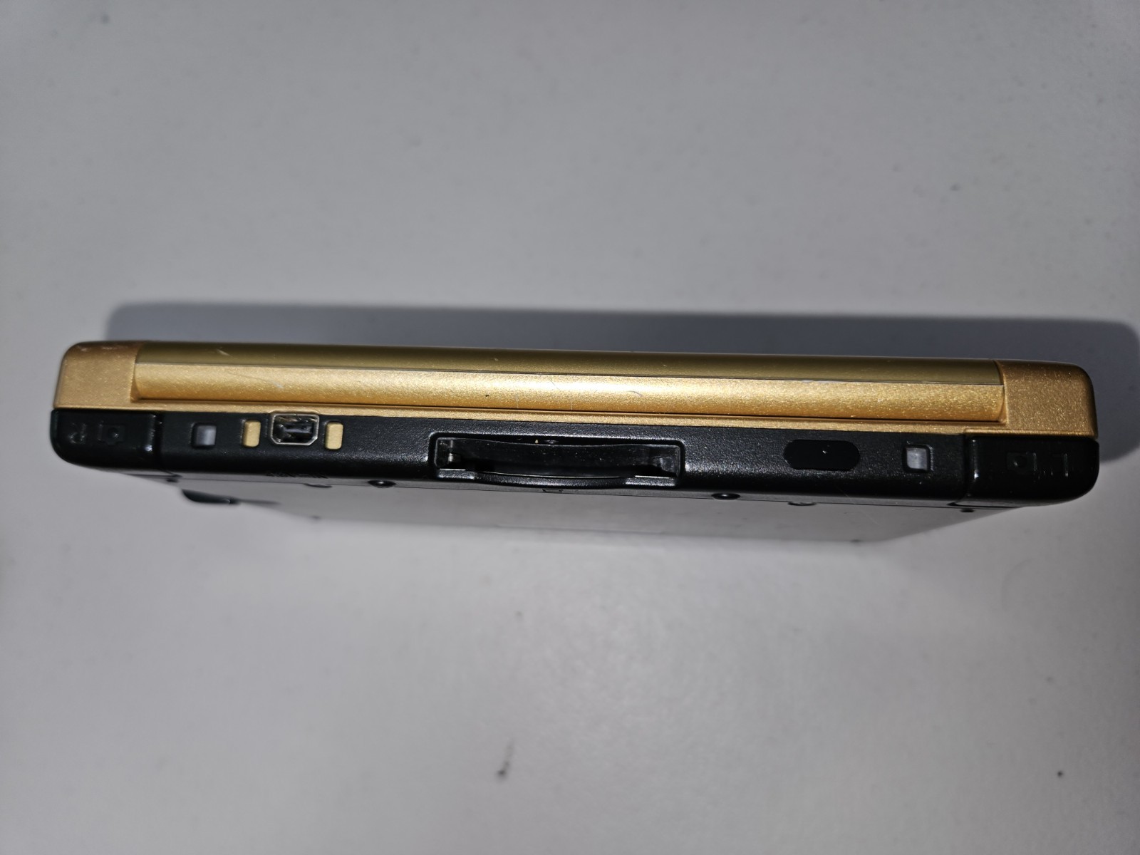 [READ] Nintendo 3DS XL Gold/Black System w/ Charger – Volume Slider NOT working