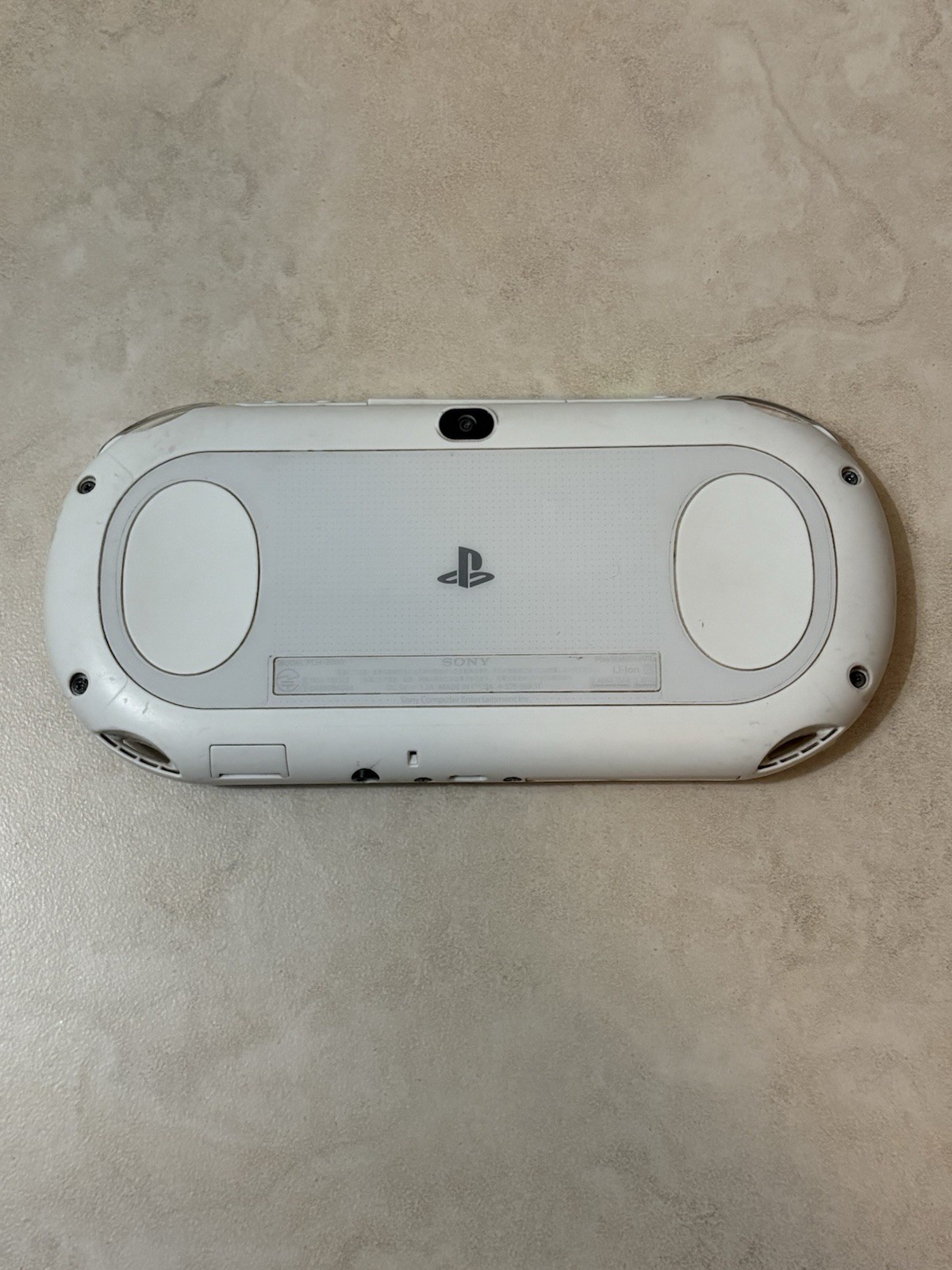 PS Vita PCH-2000 Slim White Read Description