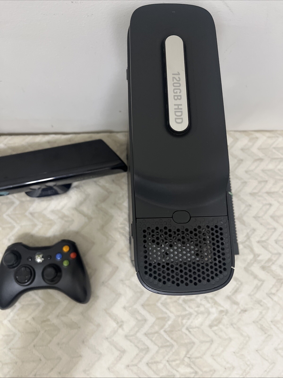 Microsoft Xbox 360 120GB Console With Power Adapter , Controller & Motion Cam