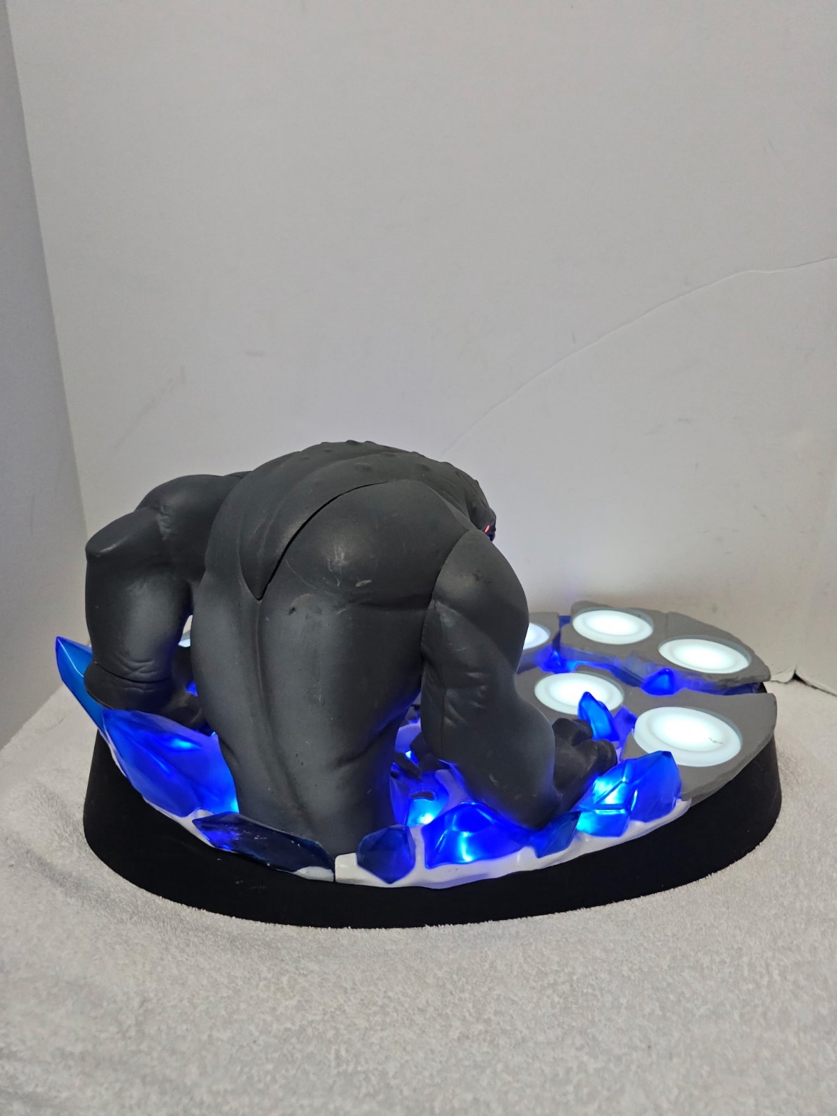 Disney Infinity 2.0 Marvel Collector’s Edition Frost Giant Beast Light Up Base