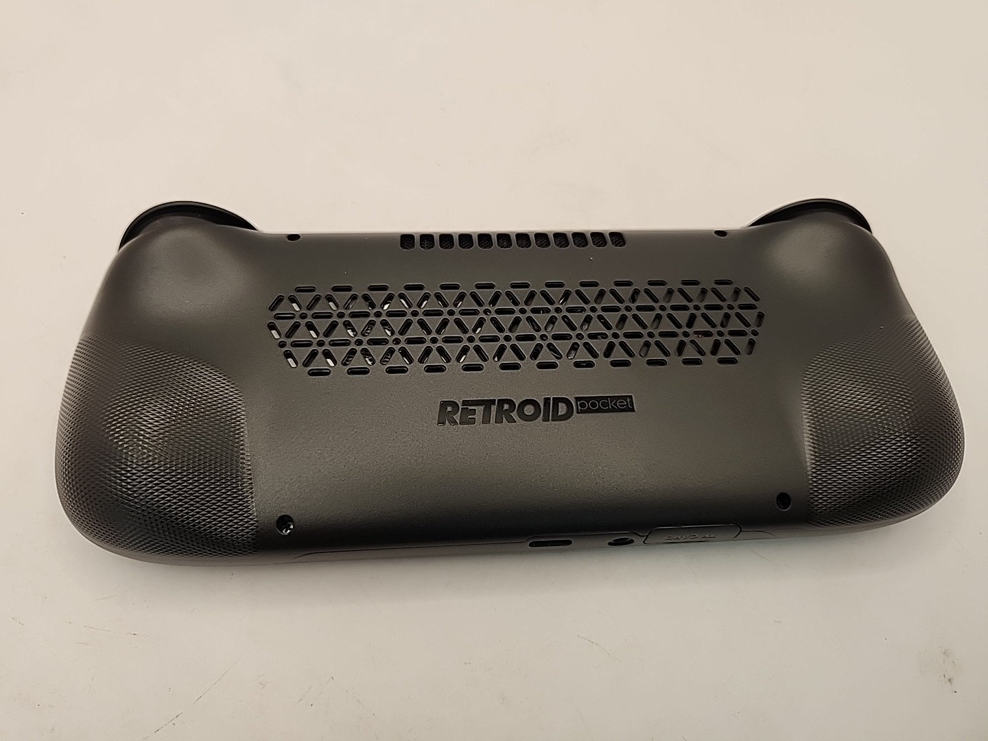 NEW Retroid Pocket 5 Handheld Gaming Emuluation Console