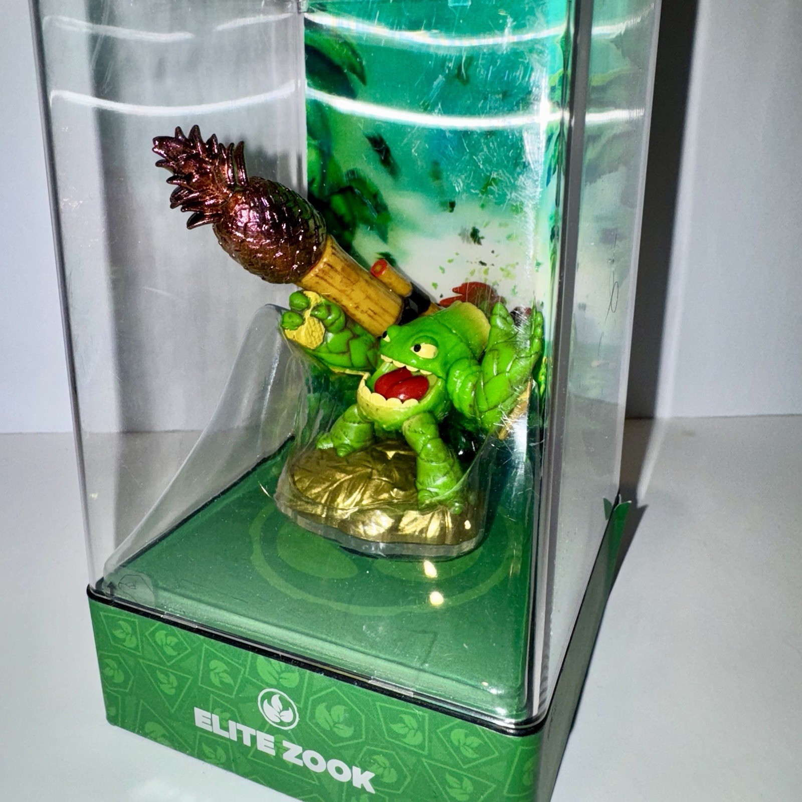Skylanders Eon’s Elite Zook Figure w/ Display Case