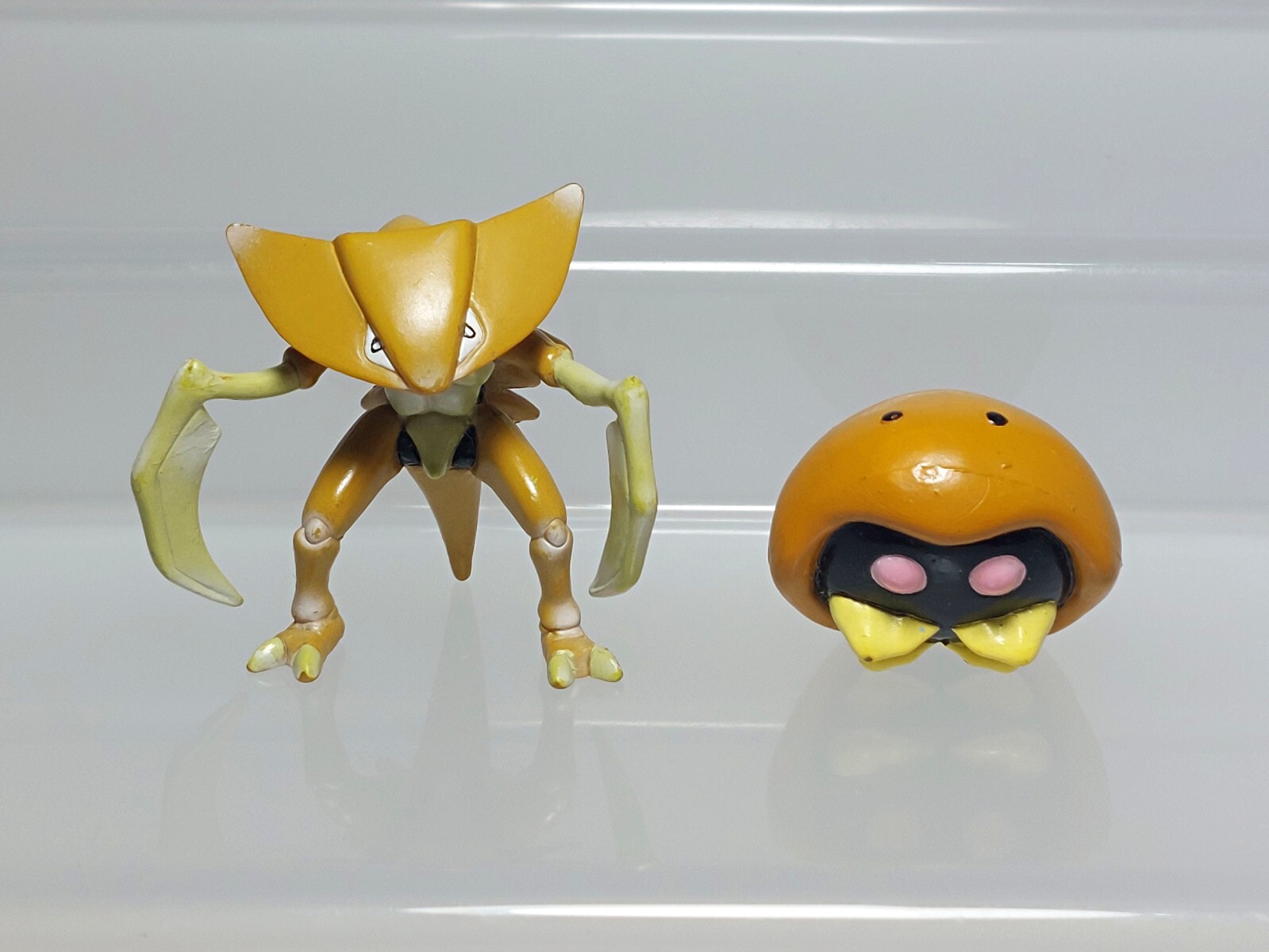 Kabutops Kabuto Pokemon Monster Collection Figure Tomy Japan B07 0.9-1.6in