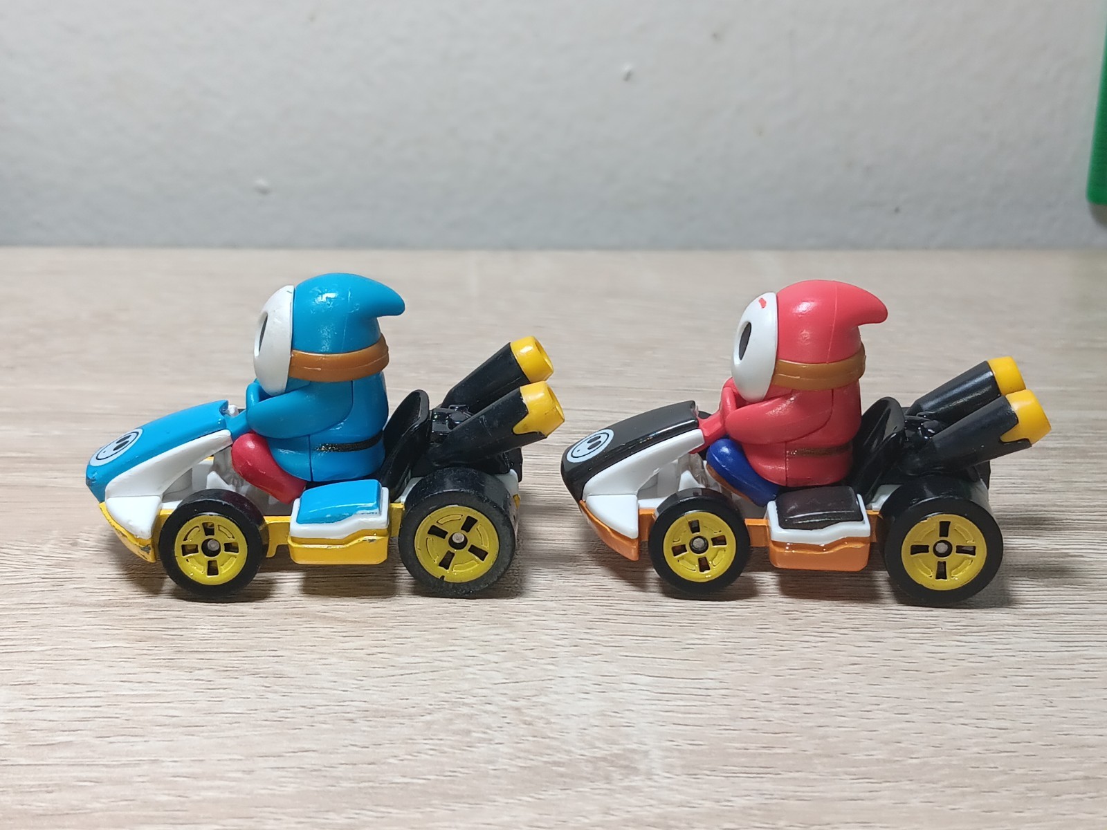 4-PK DIDDY KONG Super Mario Kart Hot Wheels Donkey Shy Guy Red Blue Pipe Frame