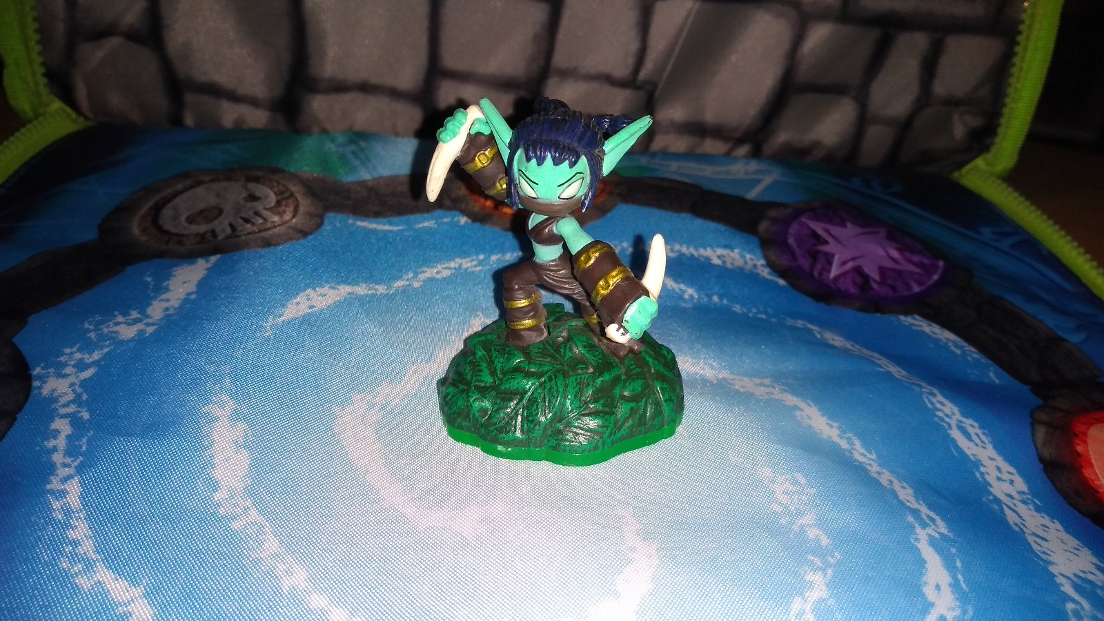 Skylanders Loose figure Series 1 Stealth Elf