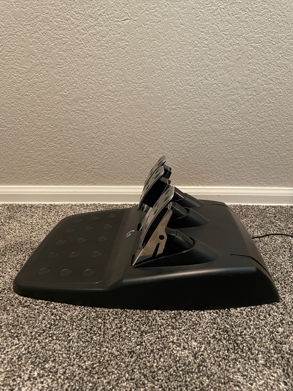 Logitech G923 Racing Wheel and Pedals – Black