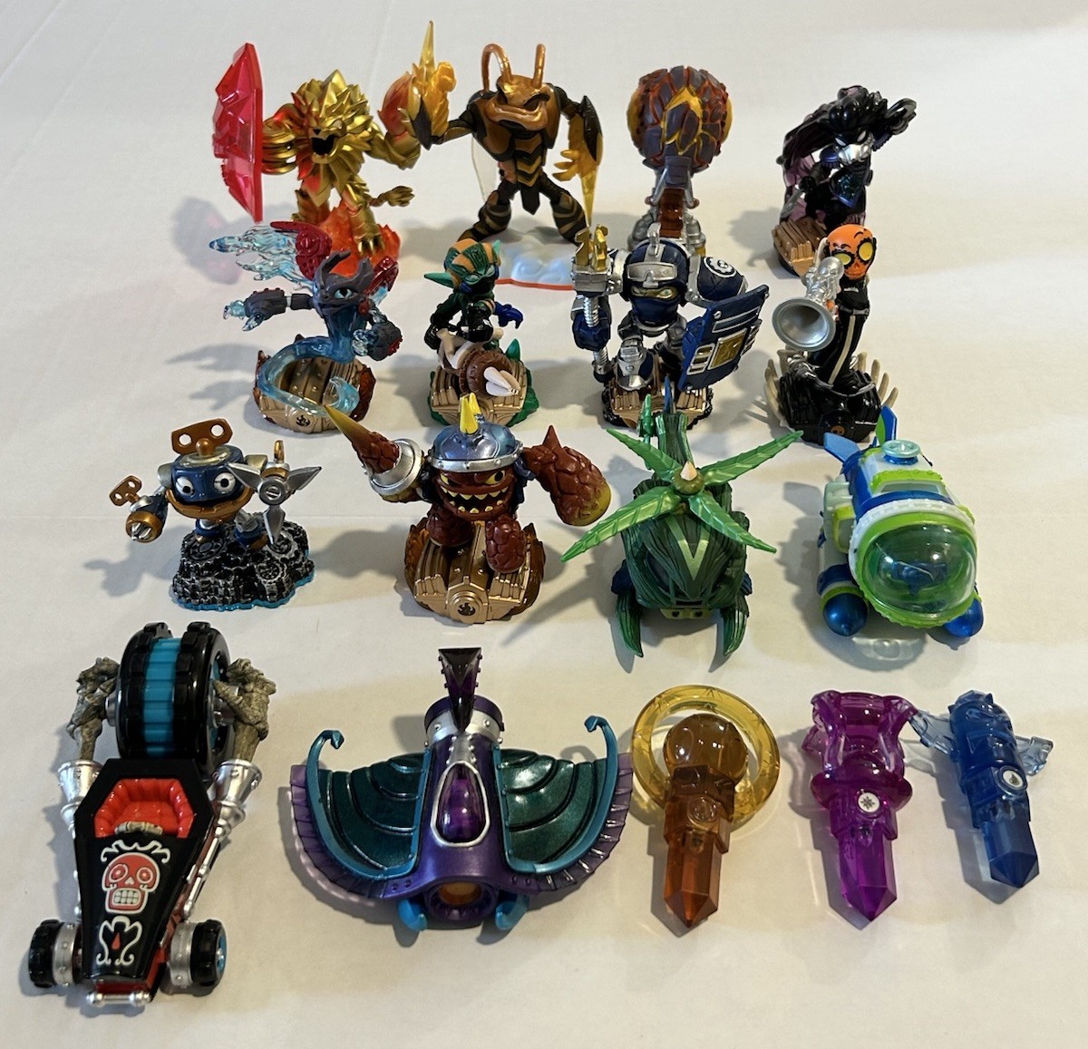 Skylanders Mixed Lot Of 17: Vehicles & Figures See Photos