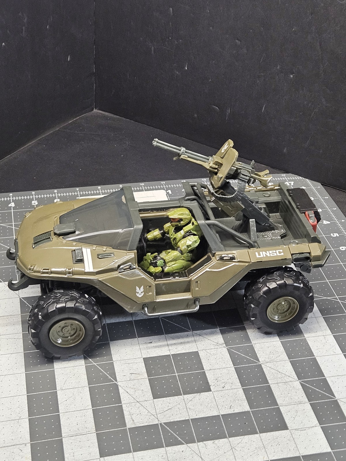 Halo Master Chief Action Figure & Warthog Vehicle Jazwares World of Halo Set