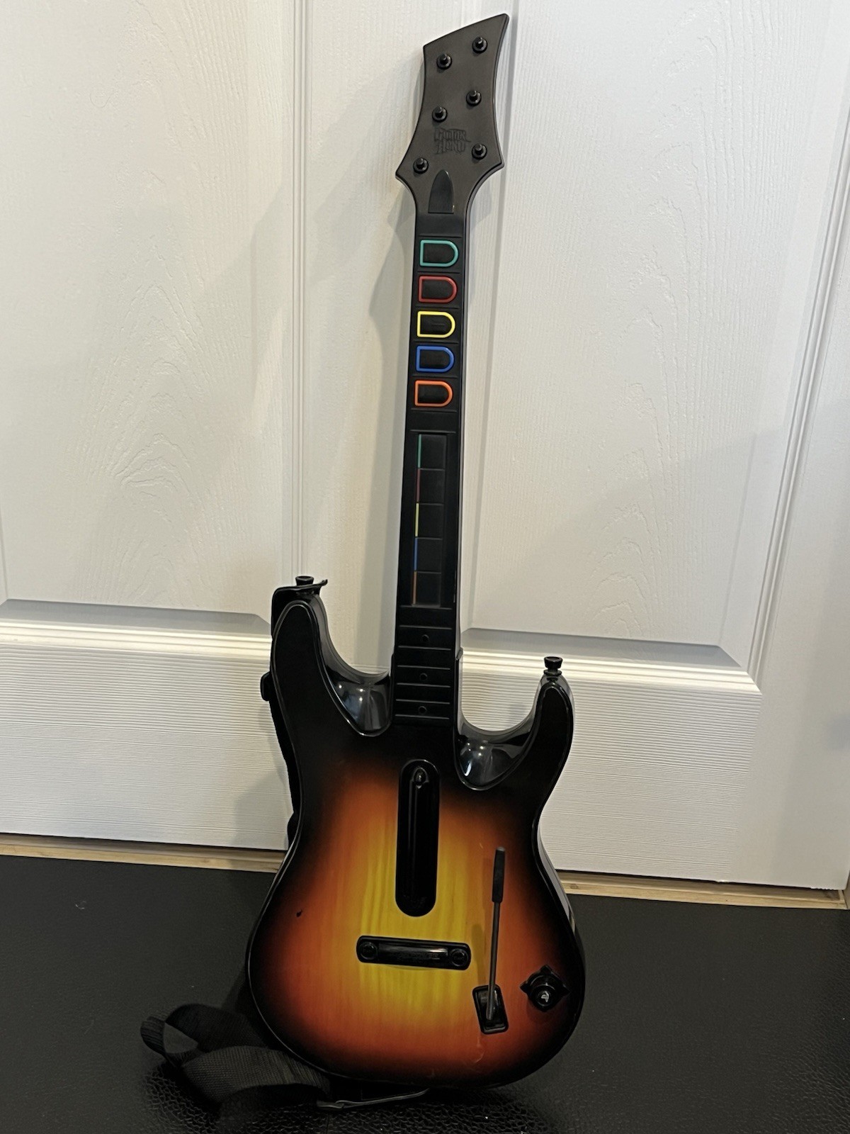 GUITAR HERO SUNBURST GUITAR CONTROLLER – NO DONGLE *TESTED W/AA’s – Lights Up*