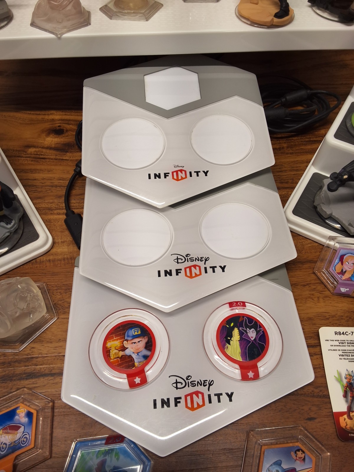 32 Disney Infinity Figures Crystals Pwr Discs 1.0/2.0/3.0 Portals XBOX 360 Games