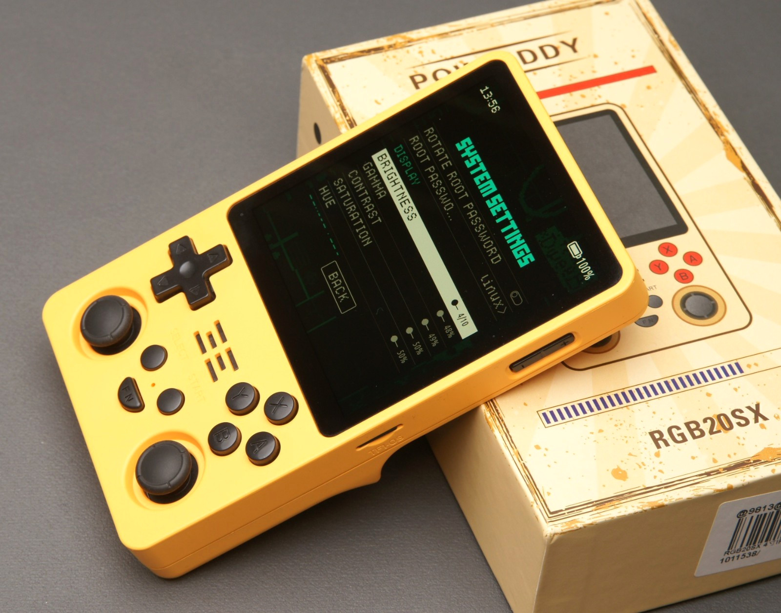 Powkiddy rgb20sx – retro hand hald game console – 64gb SD card – EXCELENT !
