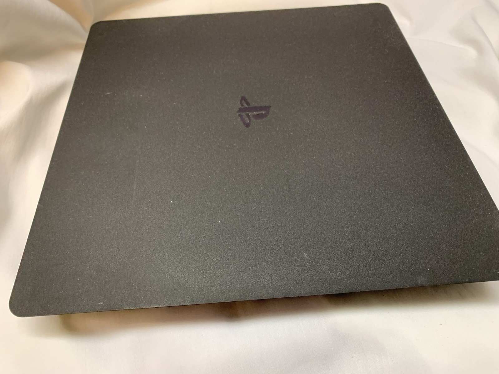 Sony PlayStation 4 Slim 1TB Console CUH-2215B – Disc Drive Issue (READ)