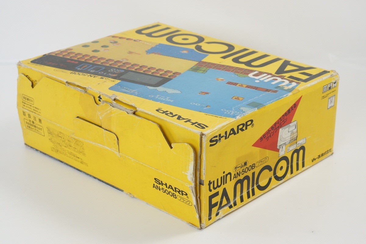 TWIN FAMICOM Console Boxed SHARP AN-500B Tested System New Rubber belt 739439