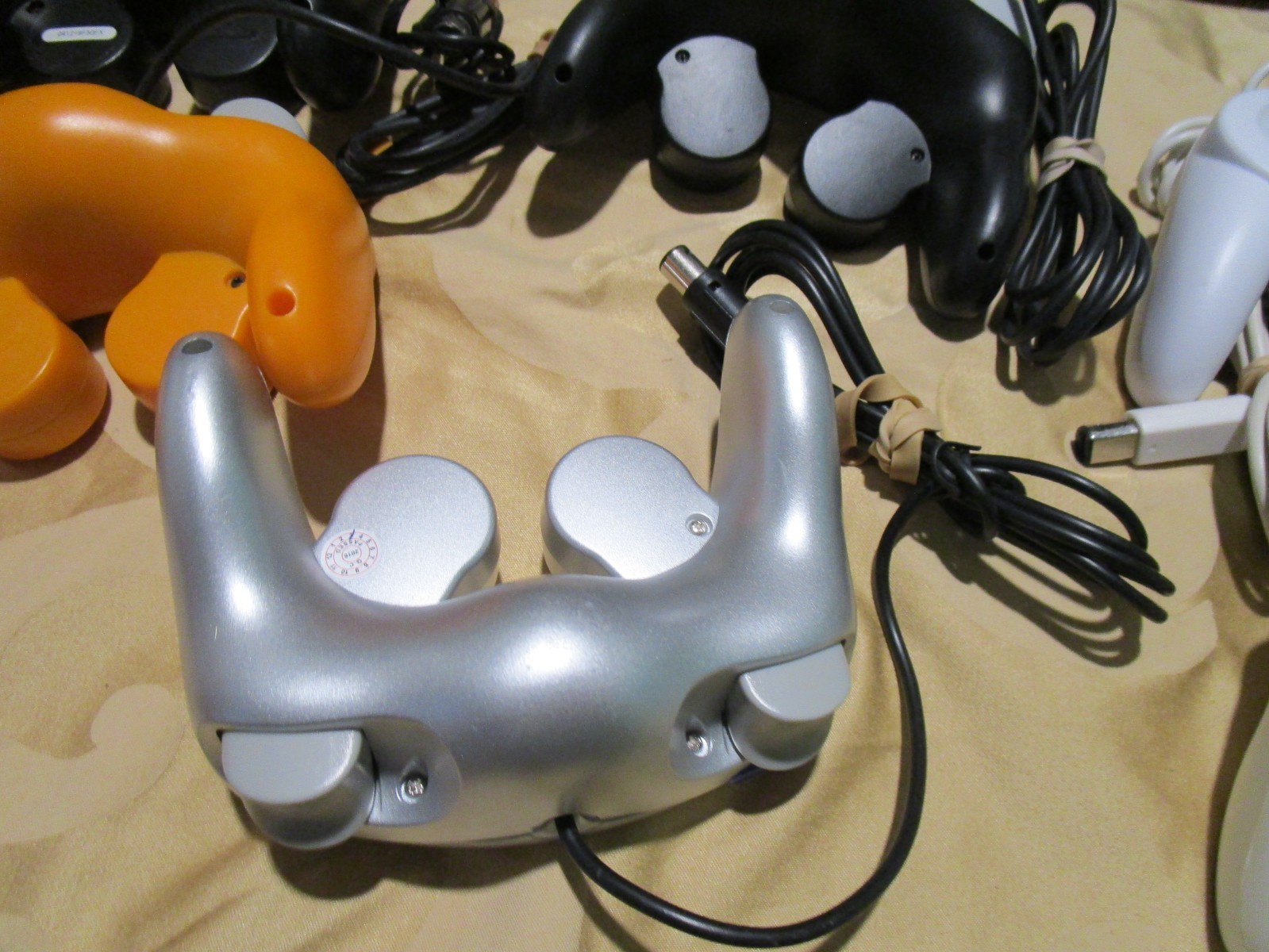 LOT 6 Unbranded Handheld Nintendo Gamecube Controllers White Black Silver Orange