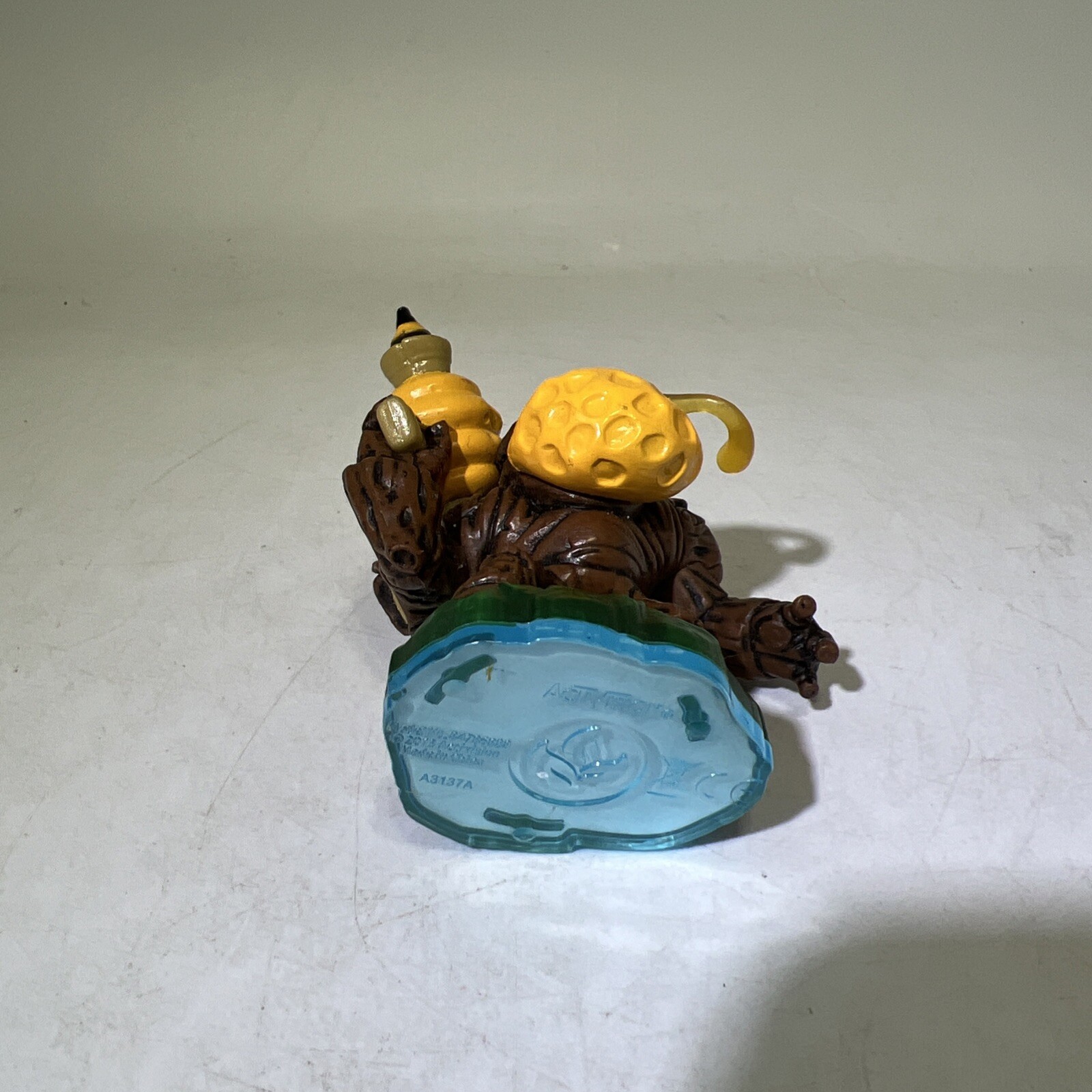 Skylanders Swap Force – Lightcore Bumble Blast Figure Life Element Blue Base #ML