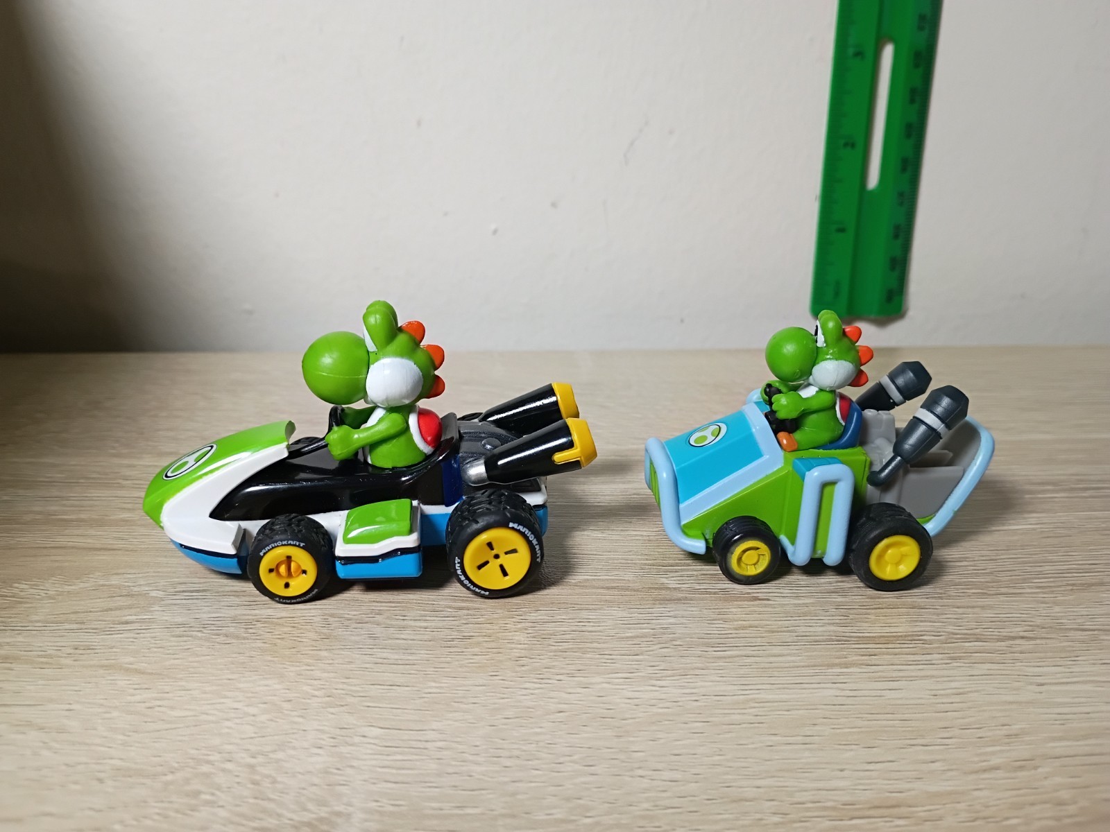 4-PK SUPER MARIO KART Carrera Pull-Back Racers 3″ Lot Yoshi Luigi Mario Jakks