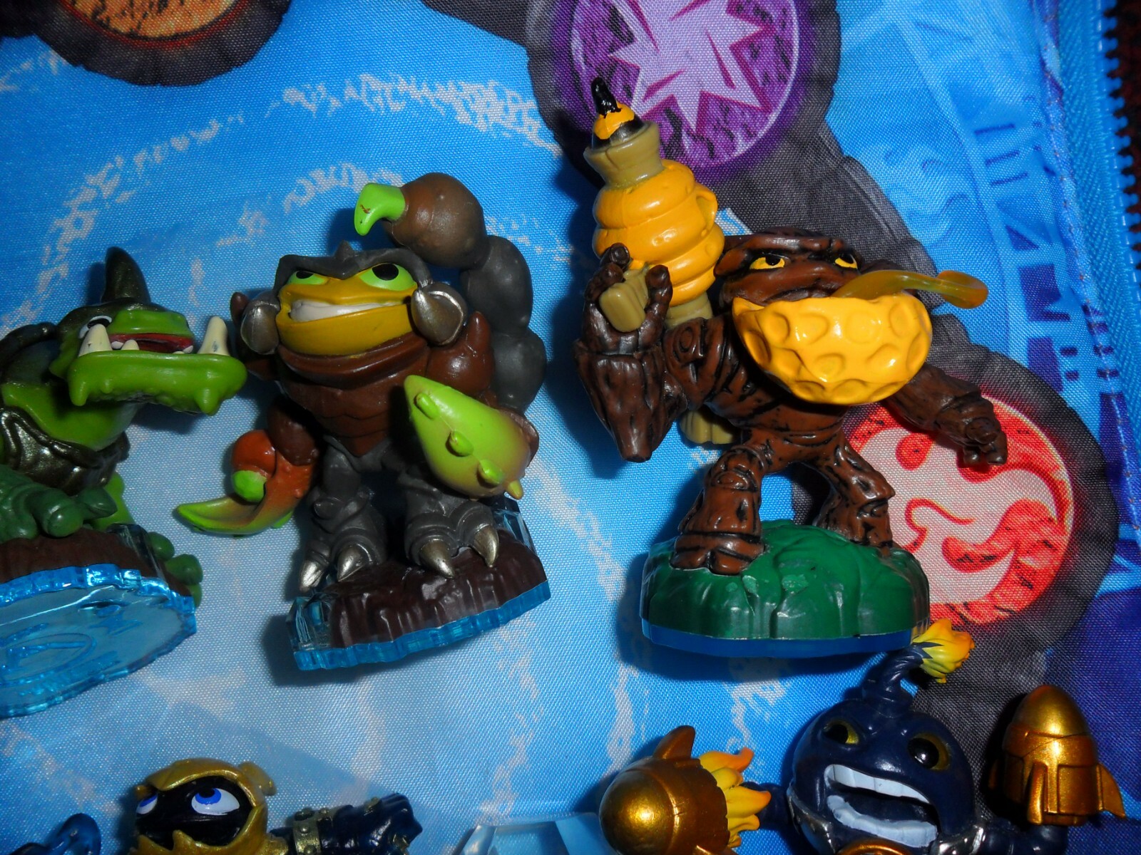 Skylanders Swap Force 8 Figure Lot W/ Cards, Countdown, Scorp, Bumble …