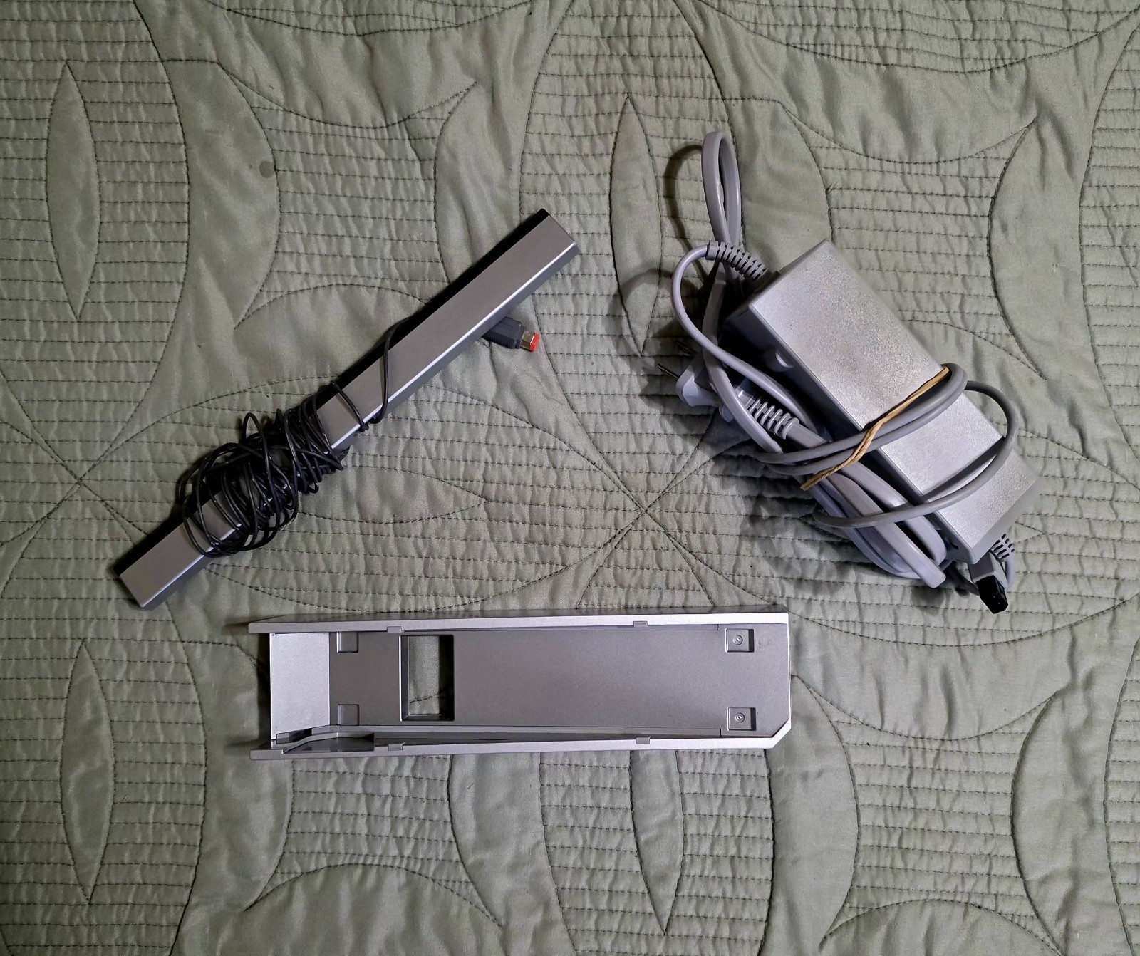 Nintendo Wii RVL-001 Console Bundle – Tested