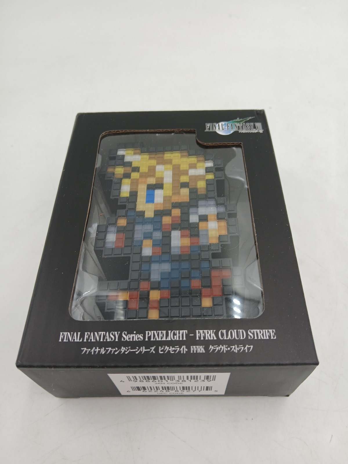 Final Fantasy VII PixelLight Lamp Cloud Strife FFRK Square Enix Black Multicolor