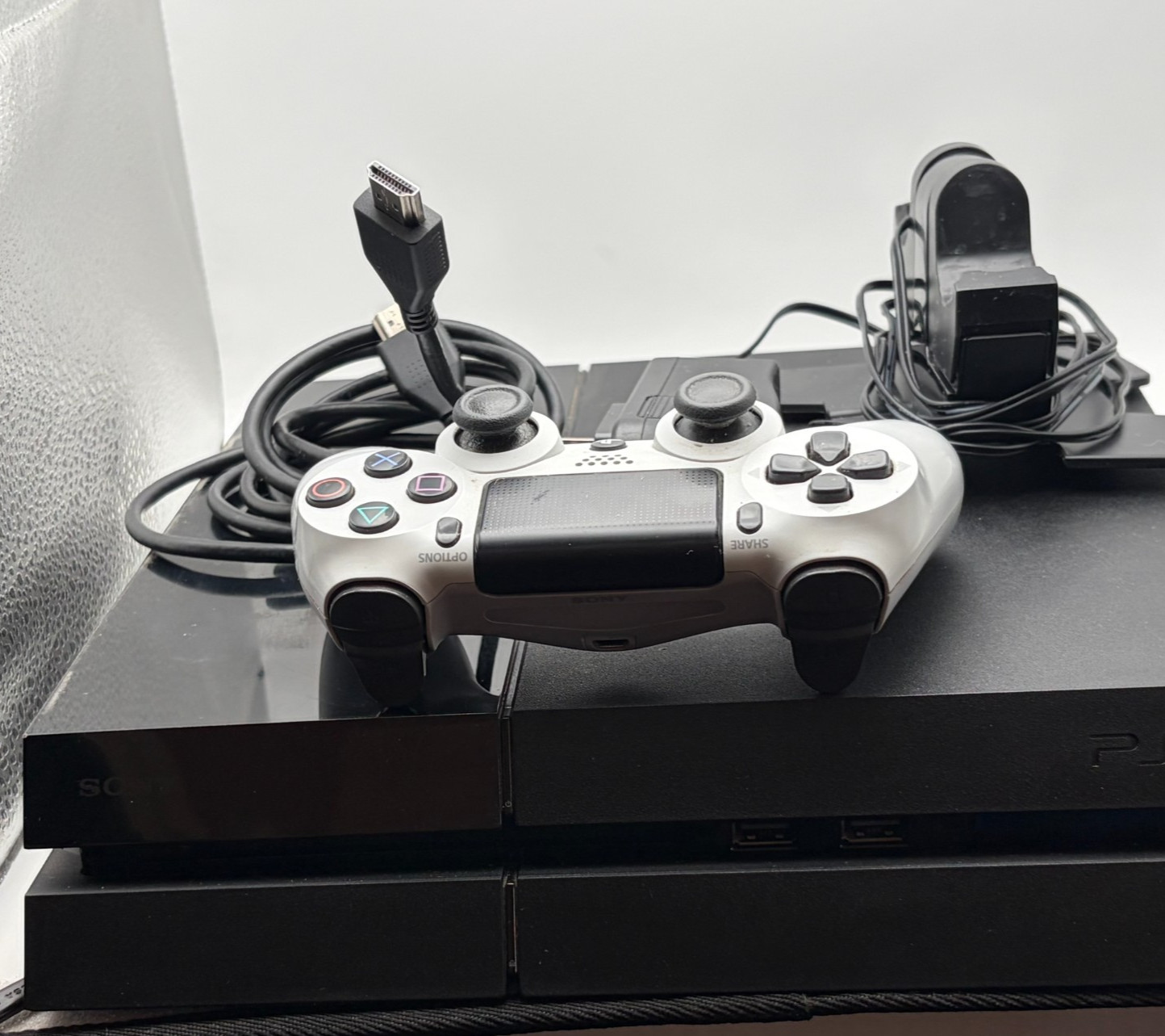 Sony PlayStation 4 PS4 Console 500GB White DualShock 4 Controller Tested Works