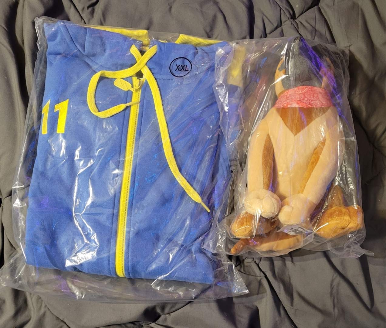 Fallout 4 2015 limited edition loot crate (Opened) 2XL Minus 2 Items.