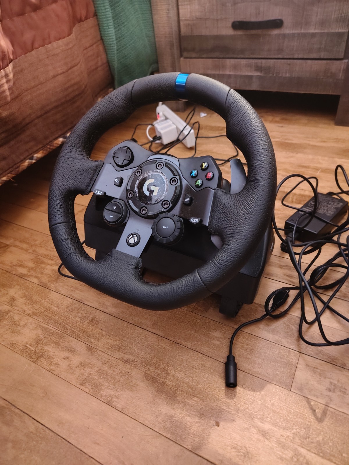Logitech G923 TRUEFORCE Force Feedback Racing Wheel & Pedals Wired Xbox One