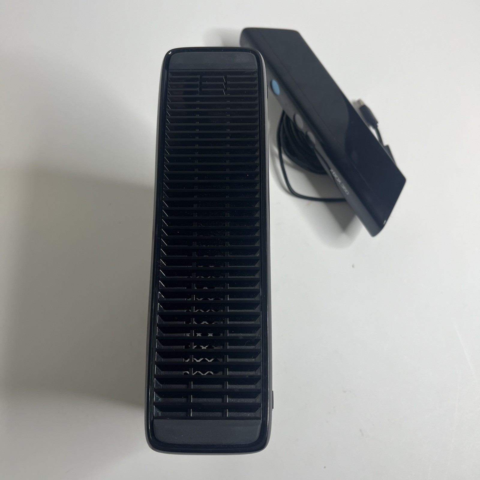 Microsoft Xbox 360 S Kinect Bundle 320GB HDD Console Box Controllers