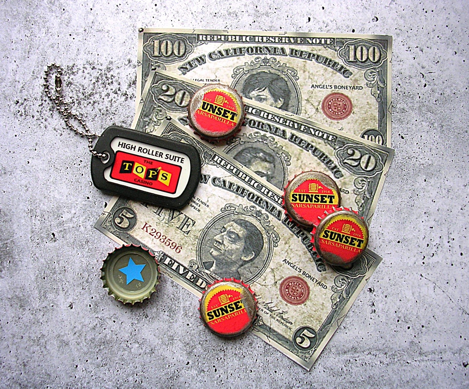 Fallout New Vegas TOPS Keychain Sunset Sarsaparilla Caps NCR currency