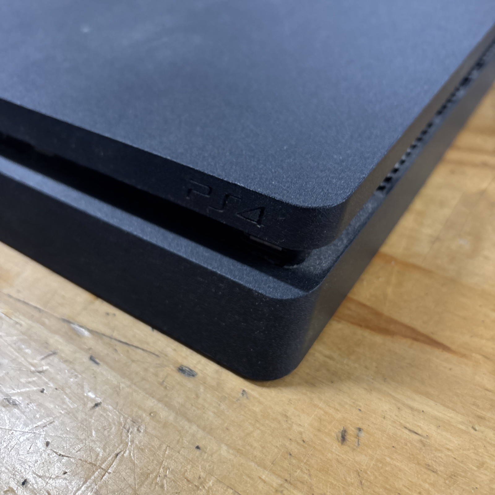 Sony PS4 Slim 1TB Black Console w/ DualShock 4 Controller READ DESCRIPTION