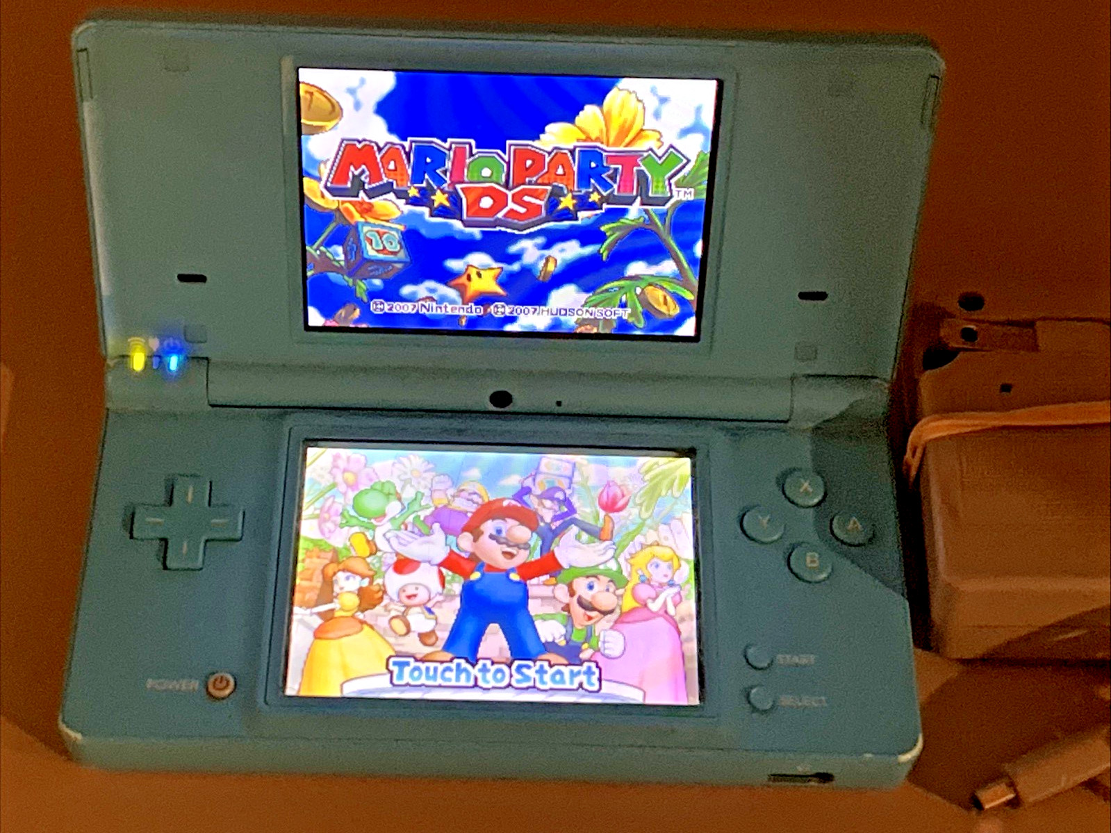Nintendo DSi lot Hand Held Blue Console Charger & 2 Games Mario Party Tested