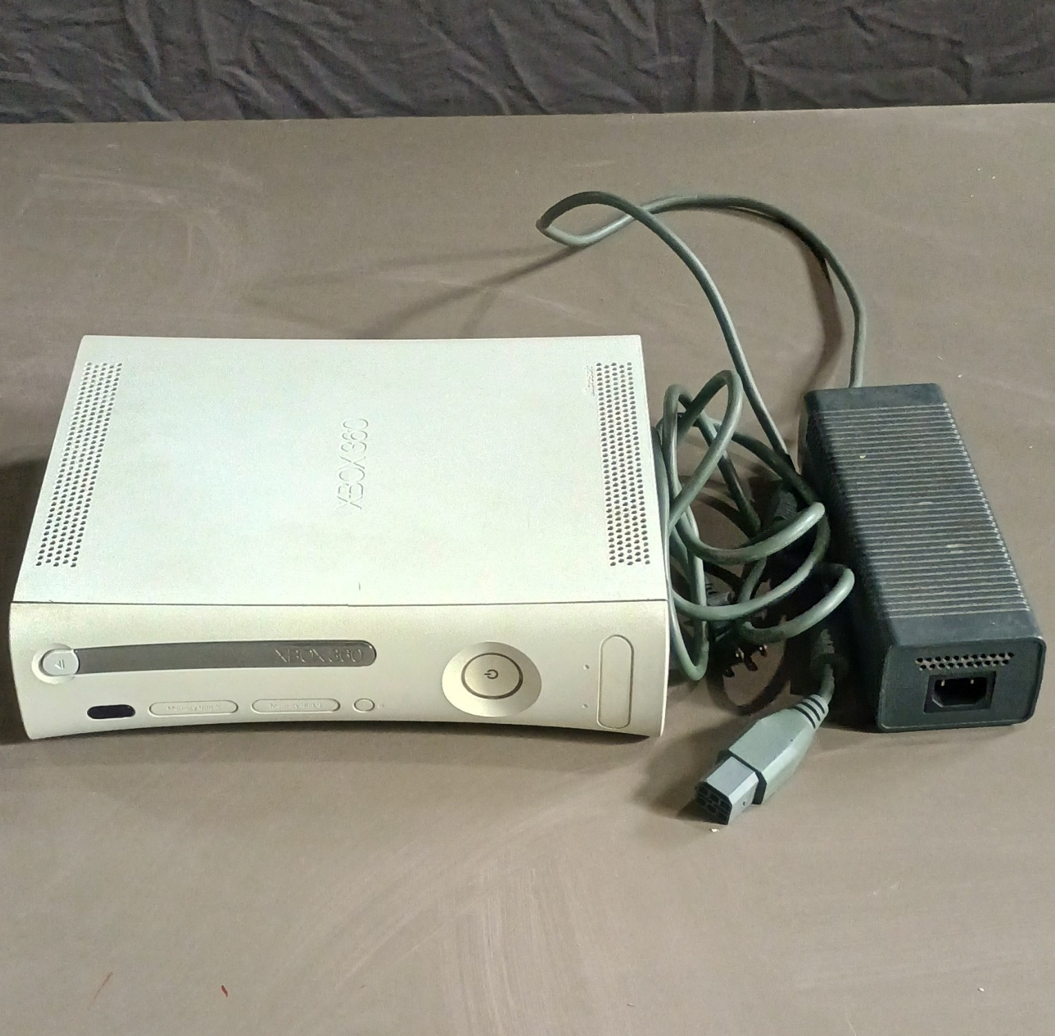 working Microsoft Xbox 360 White Home Console w/ Power Supply HDMI 1080p NTSC