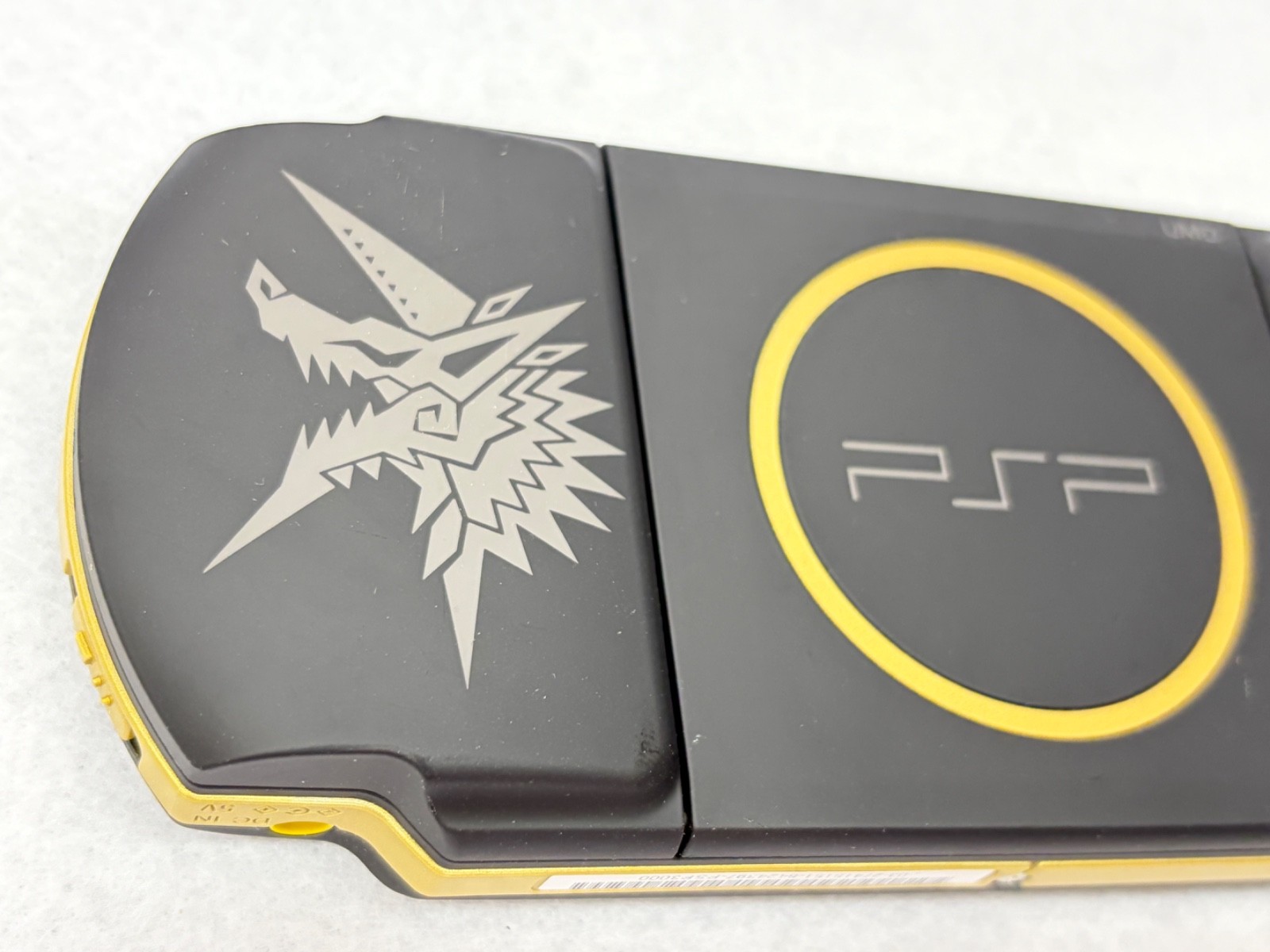 [RARE] SONY PSP-3000 Monster Hunter Portable 3rd Hunters Limited Model Gold