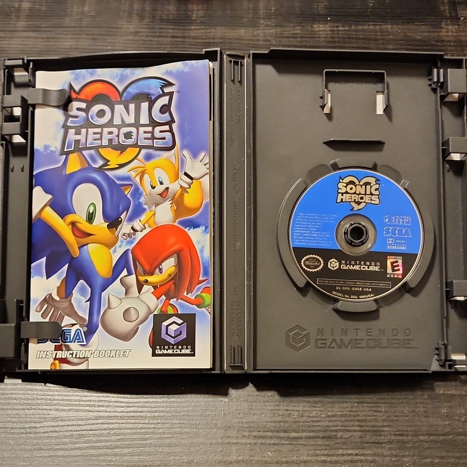 SEGA Sonic Heroes Nintendo GameCube 2004 NTSC-U/C E Manual Included