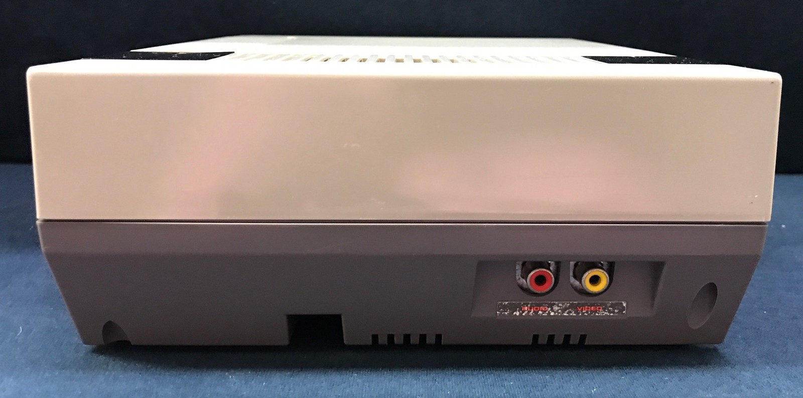 Nintendo NES-001 Classic Edition — Mini Console + 1 Controller